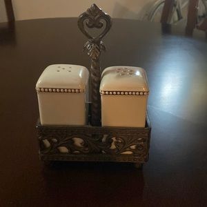 GG collection Salt and Pepper set in great condition